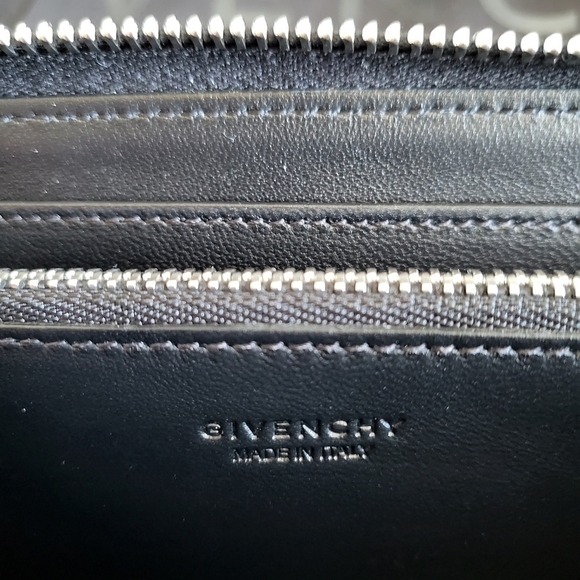 Givenchy Iconic "Givenchy Paris" Logo Print Zip Black Wallet NWT - Picture 15 of 16